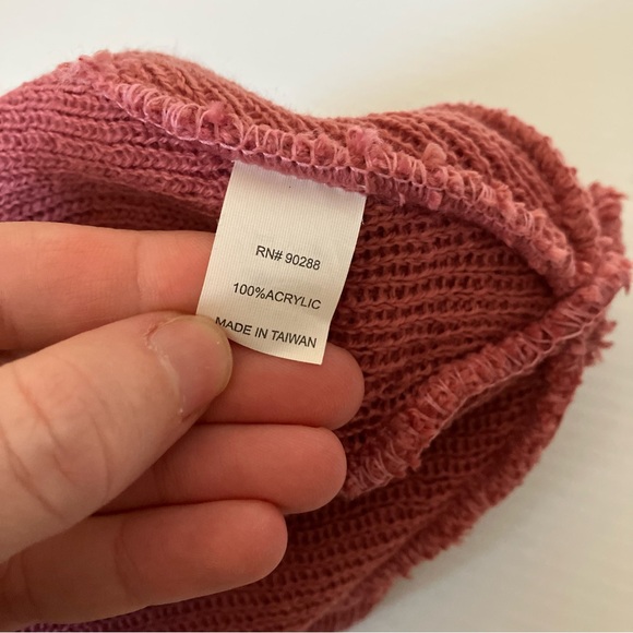 Adidas Women’s Originals Trefoil Pink Magic Earth Red Beanie Hat - Picture 6 of 6